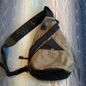 Ameribag DNA Small Crossbody Great Condition